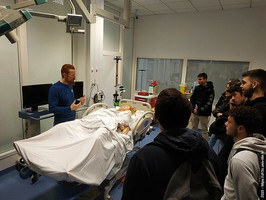 Les lycéens en visite au centre de simulation en santé